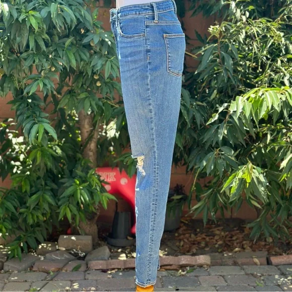 Universal Thread Ripped Jeans - Picture 3 of 6